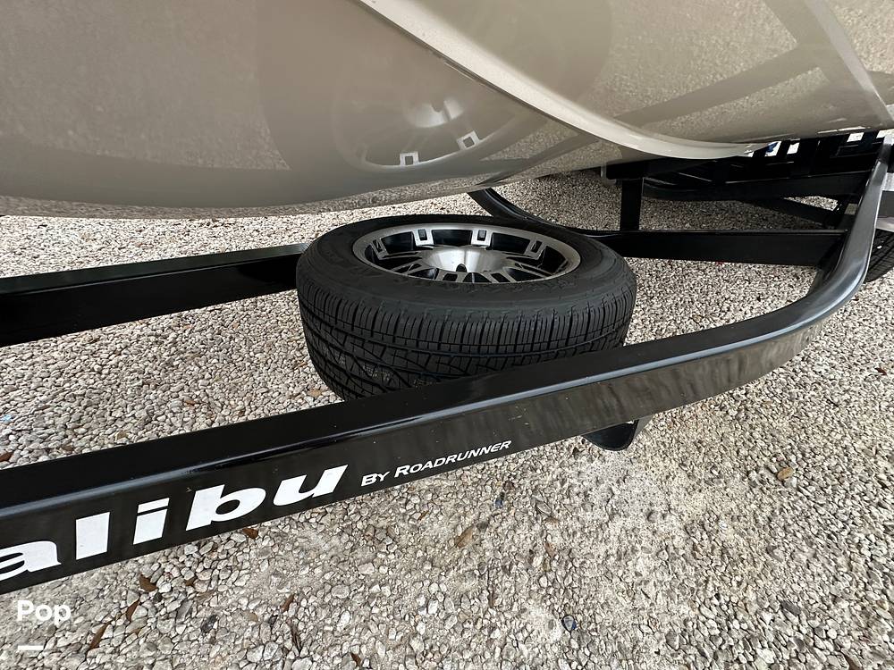 Slide: The Image of Malibu 247 LSV 2011 - 15313689