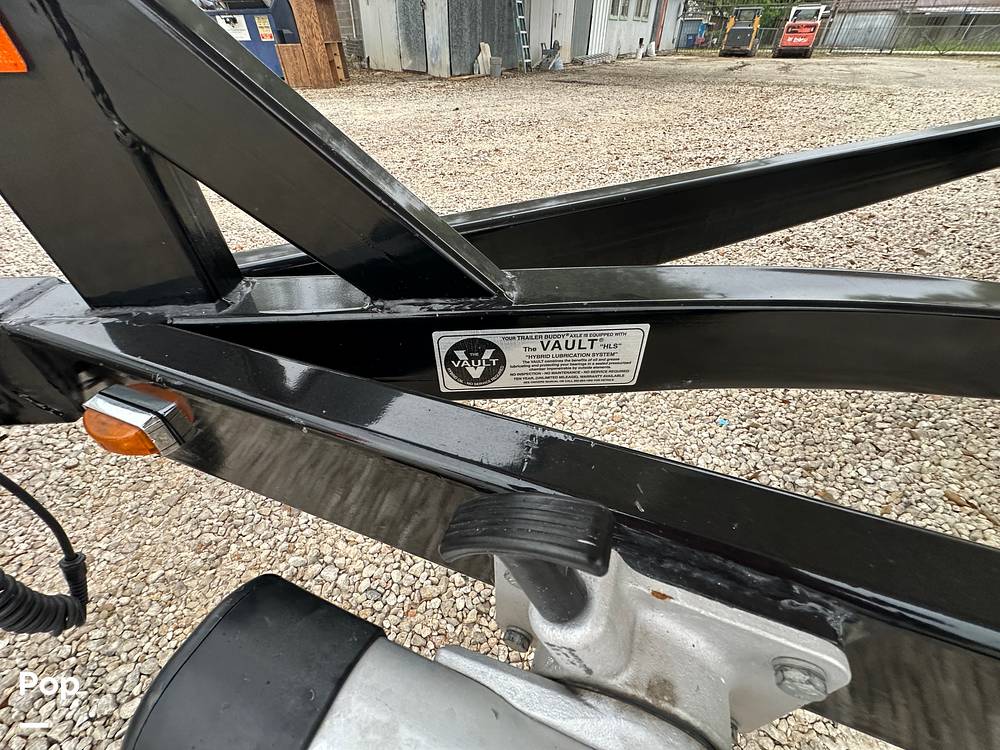 Slide: The Image of Malibu 247 LSV 2011 - 15313691