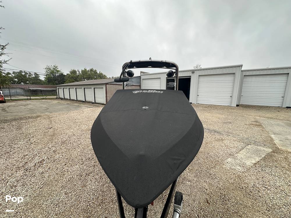 Slide: The Image of Malibu 247 LSV 2011 - 15313695