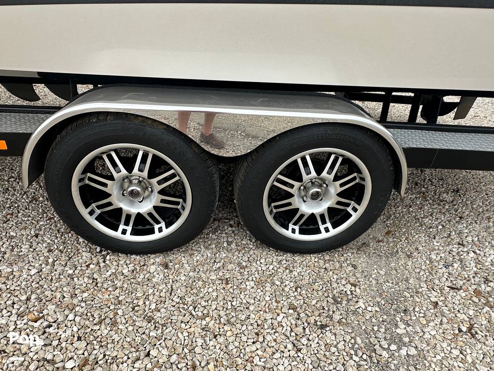 Slide: The Image of Malibu 247 LSV 2011 - 15313698