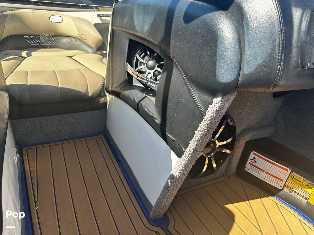 Slide: The Image of Malibu 247 LSV 2012 - 17