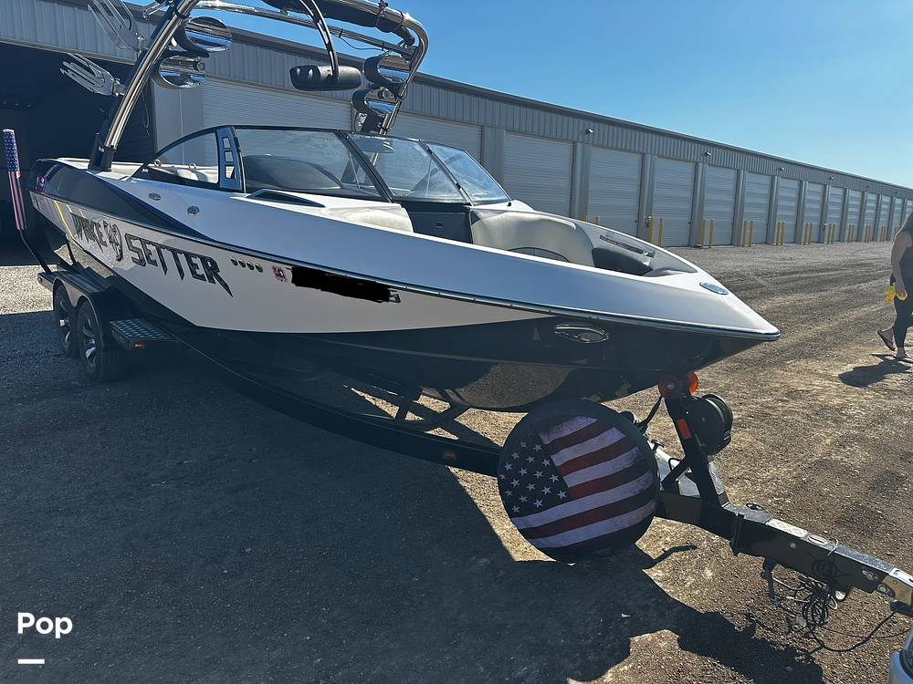 Slide: The Image of Malibu 247 LSV 2012 - 45