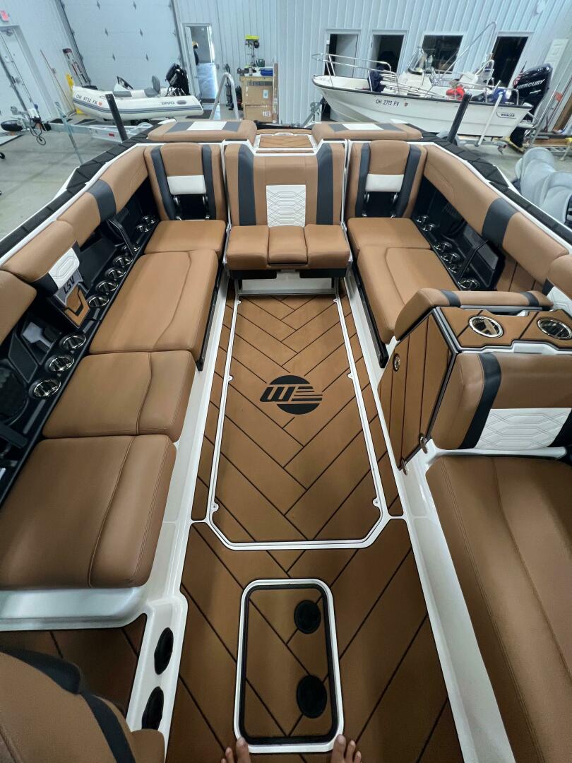 Slide: The Image of Malibu 26 LSV 2023 - 4441745