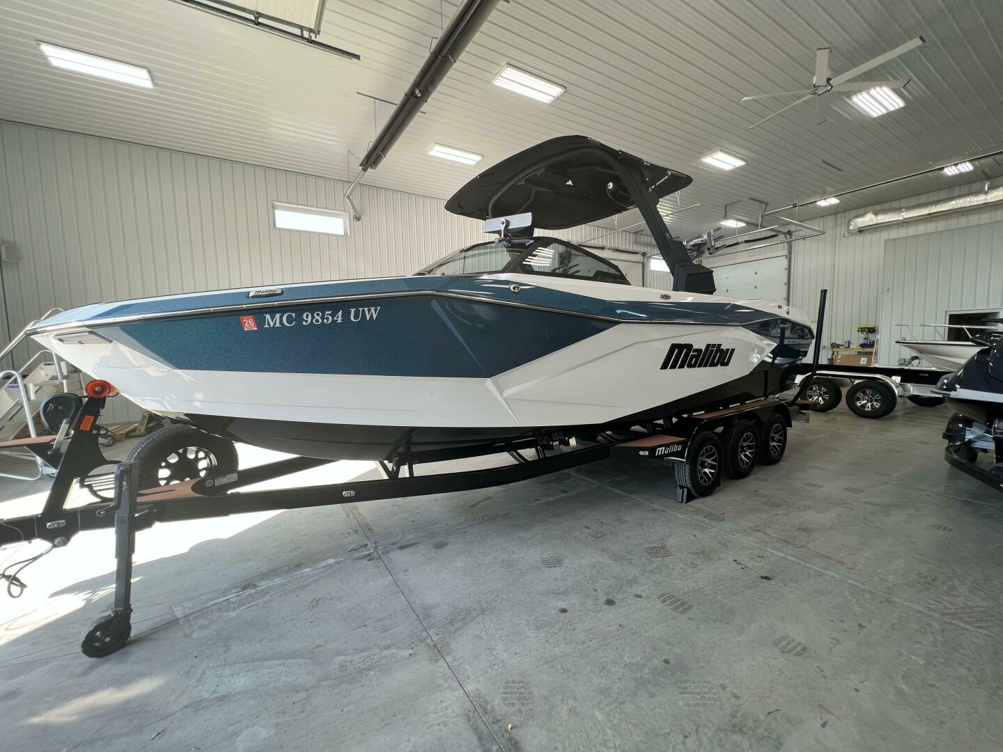 Slide: The Image of Malibu 26 LSV 2023 - 4441754