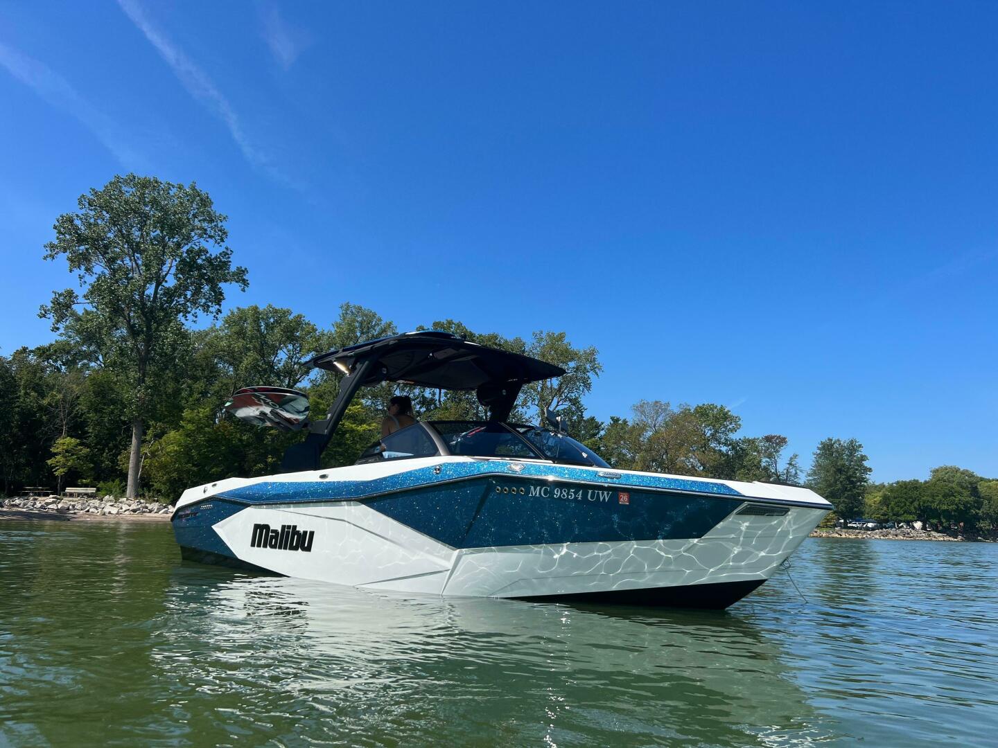 Slide: The Image of Malibu 26 LSV 2023 - 4441760