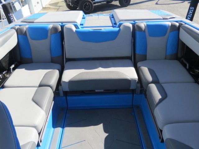 Slide: The Image of Malibu M220 - DEMO BOAT 2022 - 12
