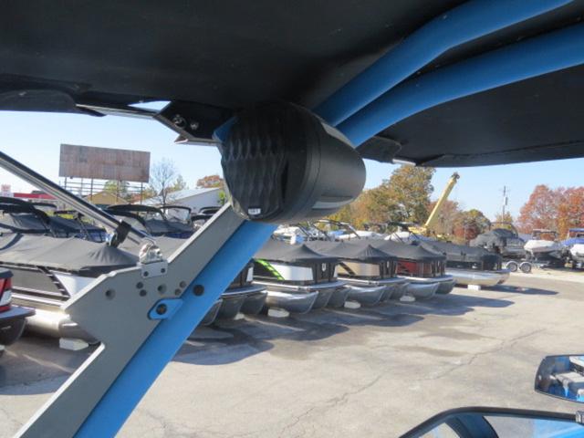 Slide: The Image of Malibu M220 - DEMO BOAT 2022 - 17