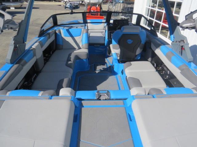 Slide: The Image of Malibu M220 - DEMO BOAT 2022 - 8