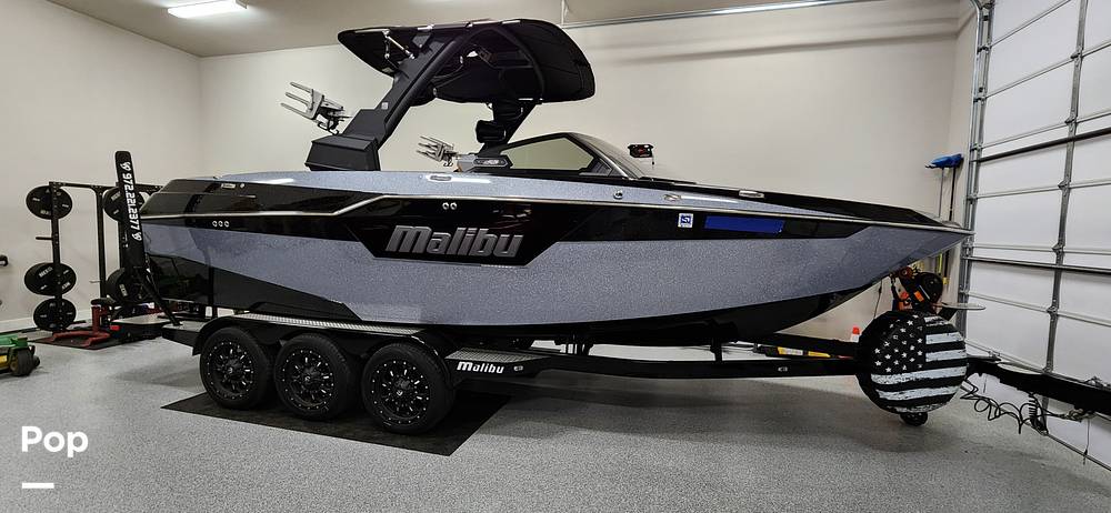 Slide: The Image of Malibu M240 2022 - 15290640