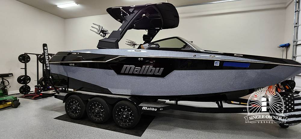 Slide: The Image of Malibu M240 2022 - 15290641