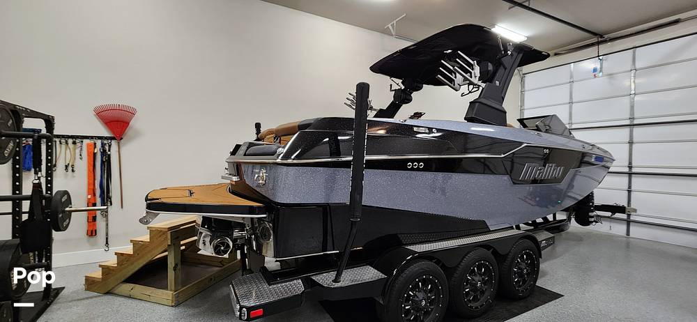 Slide: The Image of Malibu M240 2022 - 15290646