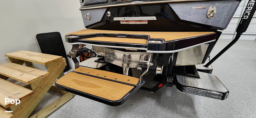 Slide: The Image of Malibu M240 2022 - 15290648