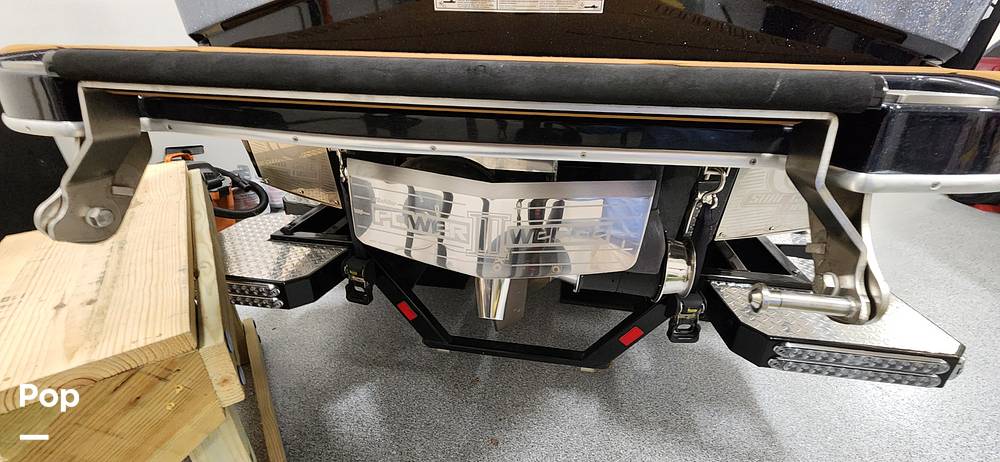 Slide: The Image of Malibu M240 2022 - 15290649