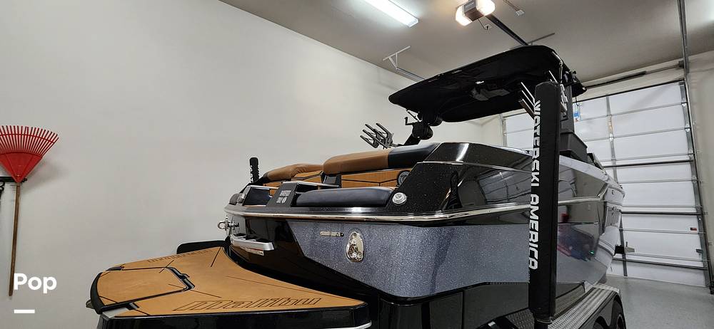 Slide: The Image of Malibu M240 2022 - 15290651