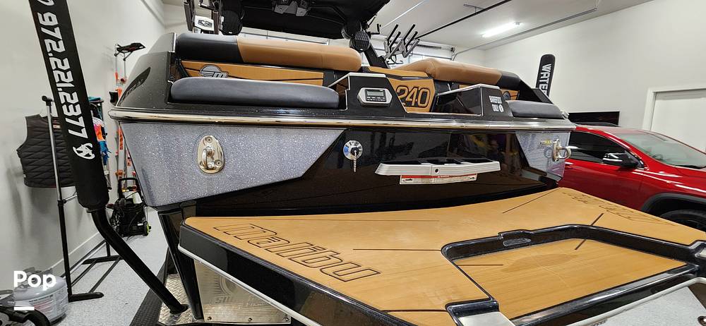 Slide: The Image of Malibu M240 2022 - 15290654