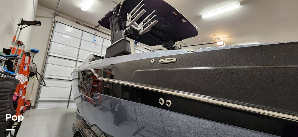 Slide: The Image of Malibu M240 2022 - 15290657