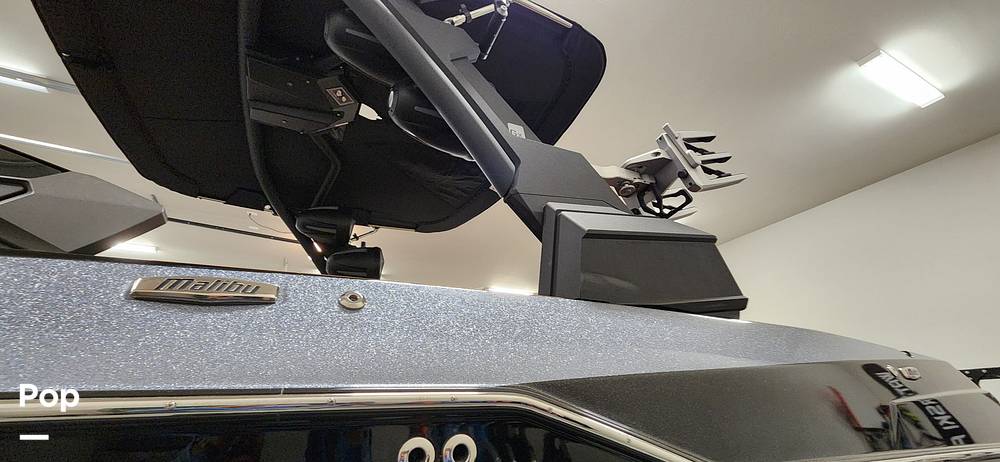 Slide: The Image of Malibu M240 2022 - 15290660