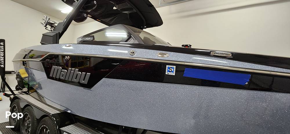 Slide: The Image of Malibu M240 2022 - 15290668