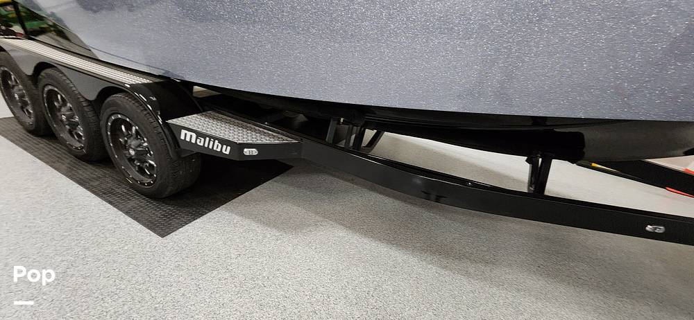 Slide: The Image of Malibu M240 2022 - 15290675