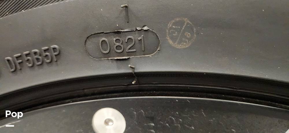 Slide: The Image of Malibu M240 2022 - 15290677