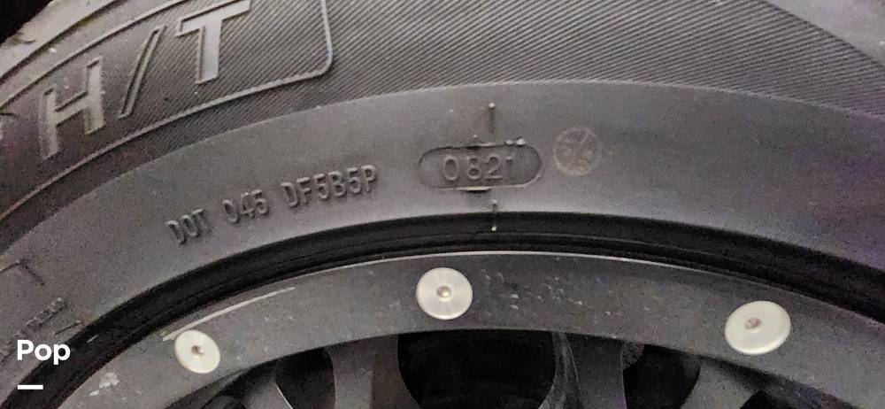 Slide: The Image of Malibu M240 2022 - 15290678