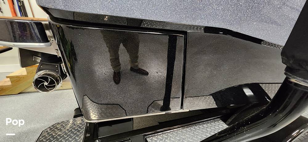 Slide: The Image of Malibu M240 2022 - 15290682