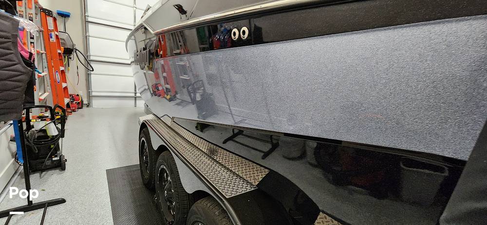 Slide: The Image of Malibu M240 2022 - 15290690