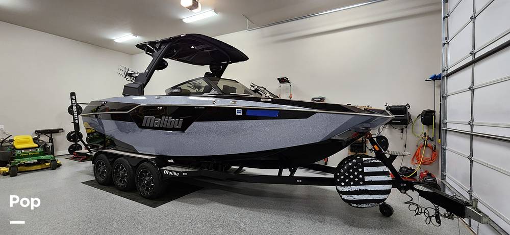 Slide: The Image of Malibu M240 2022 - 15290692