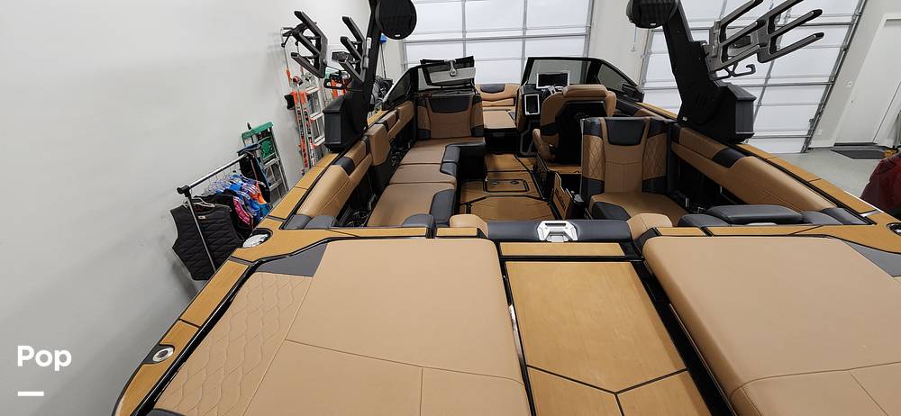 Slide: The Image of Malibu M240 2022 - 15290696