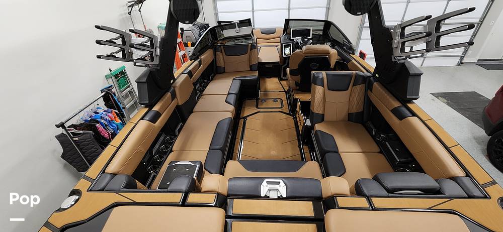 Slide: The Image of Malibu M240 2022 - 15290701