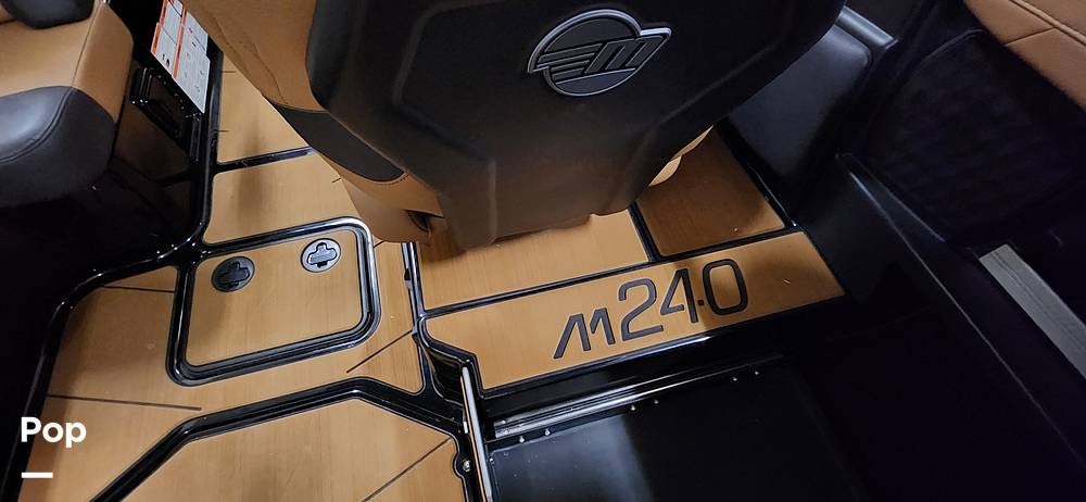 Slide: The Image of Malibu M240 2022 - 15290706