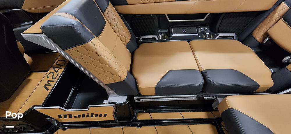 Slide: The Image of Malibu M240 2022 - 15290708