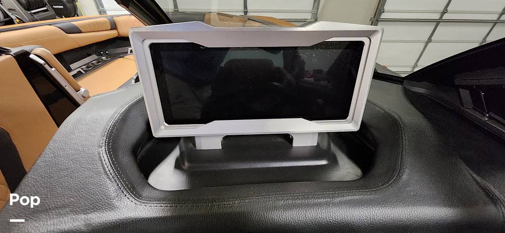 Slide: The Image of Malibu M240 2022 - 15290715