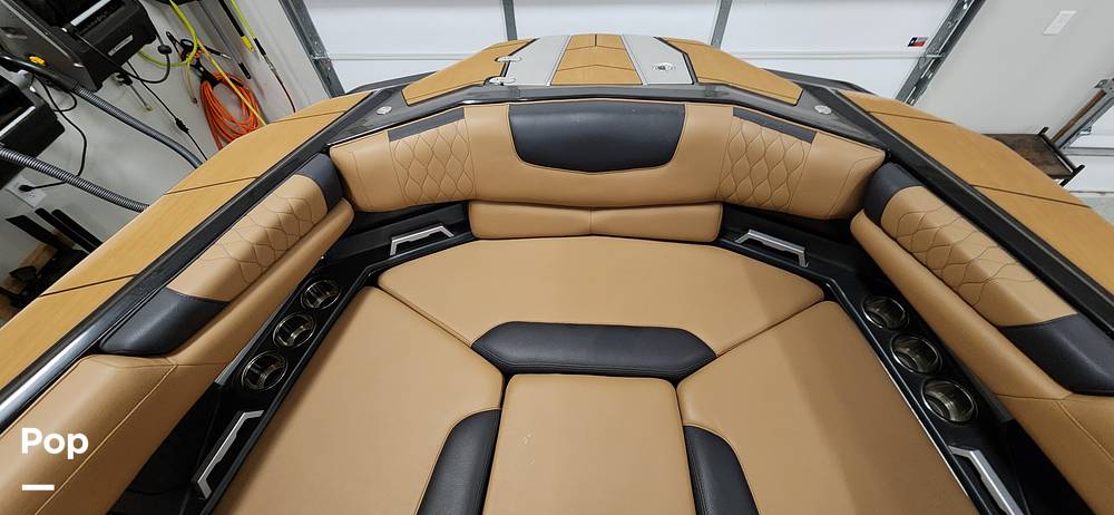 Slide: The Image of Malibu M240 2022 - 15290728