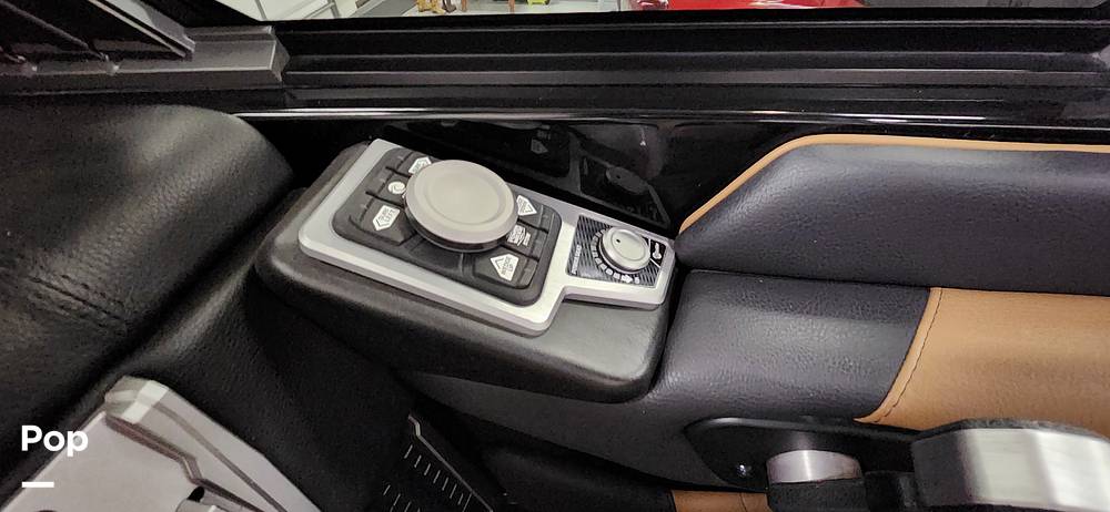 Slide: The Image of Malibu M240 2022 - 15290736