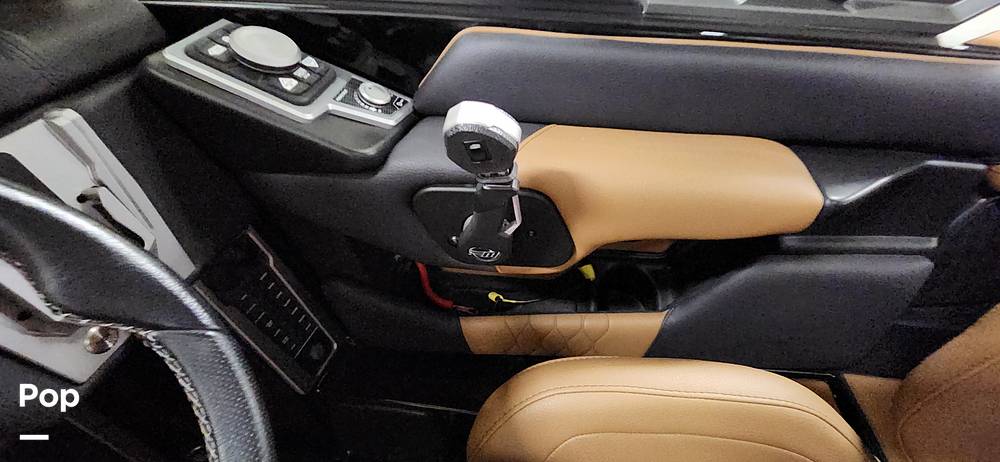 Slide: The Image of Malibu M240 2022 - 15290737