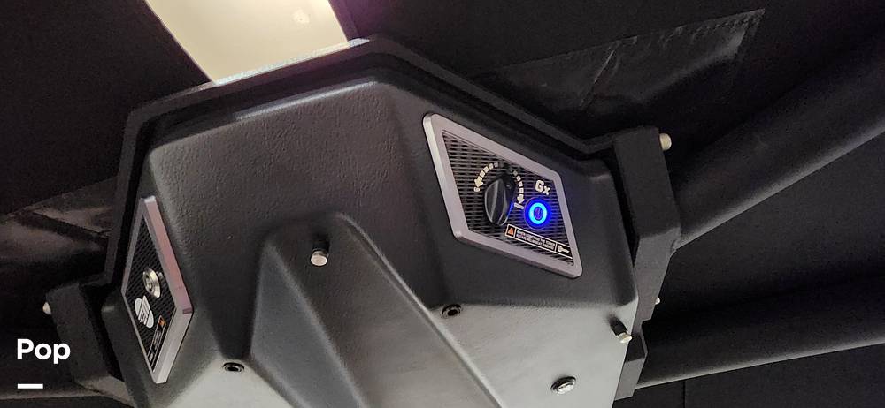 Slide: The Image of Malibu M240 2022 - 15290742