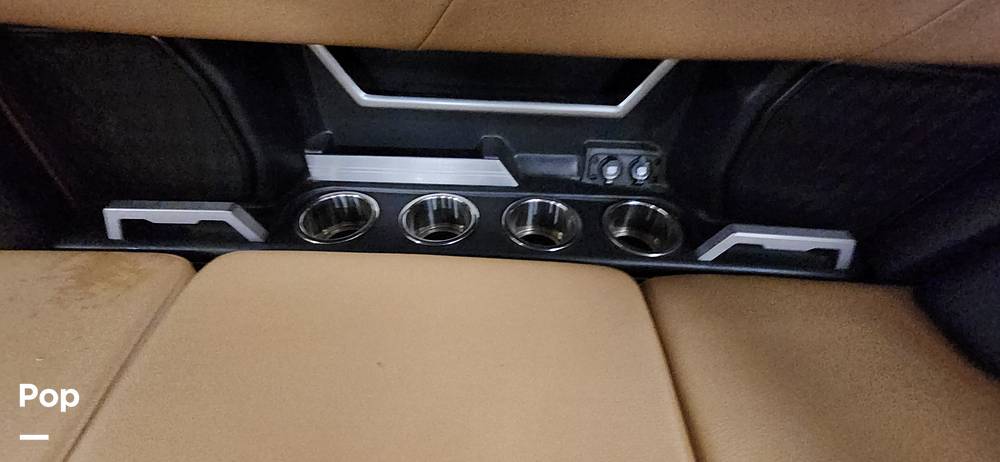 Slide: The Image of Malibu M240 2022 - 15290743