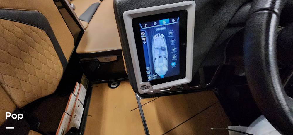 Slide: The Image of Malibu M240 2022 - 15290745