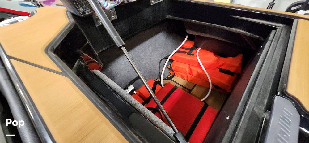 Slide: The Image of Malibu M240 2022 - 15290746