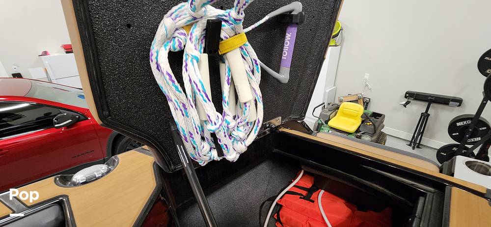 Slide: The Image of Malibu M240 2022 - 15290747