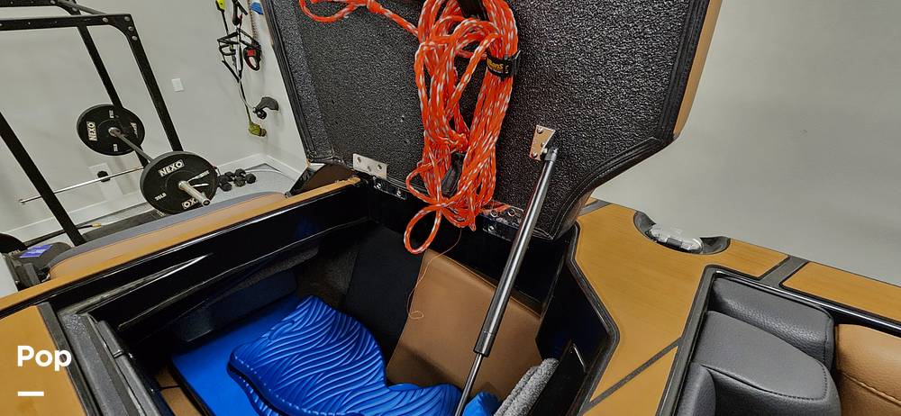 Slide: The Image of Malibu M240 2022 - 15290751