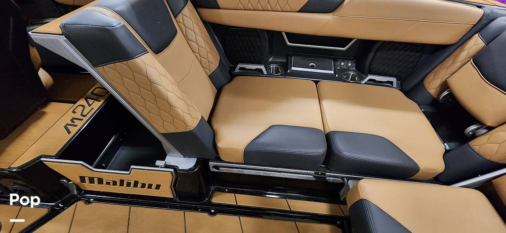 Slide: The Image of Malibu M240 2022 - 15290755