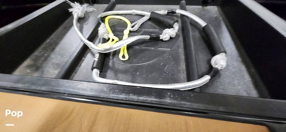 Slide: The Image of Malibu M240 2022 - 15290757