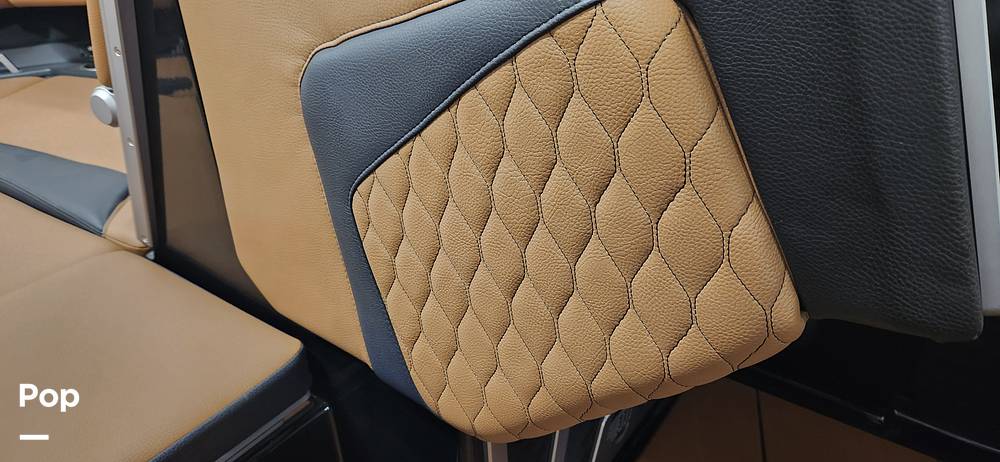 Slide: The Image of Malibu M240 2022 - 15290762