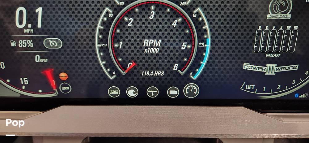 Slide: The Image of Malibu M240 2022 - 15290763