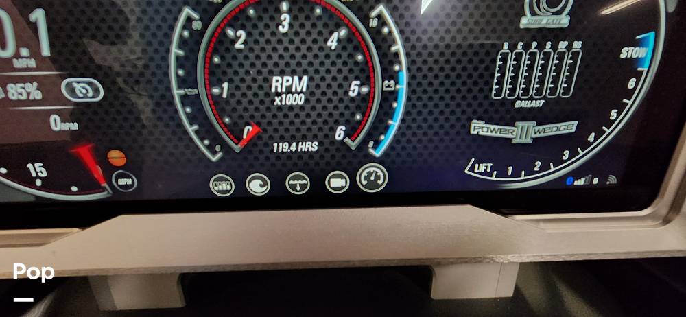 Slide: The Image of Malibu M240 2022 - 15290764