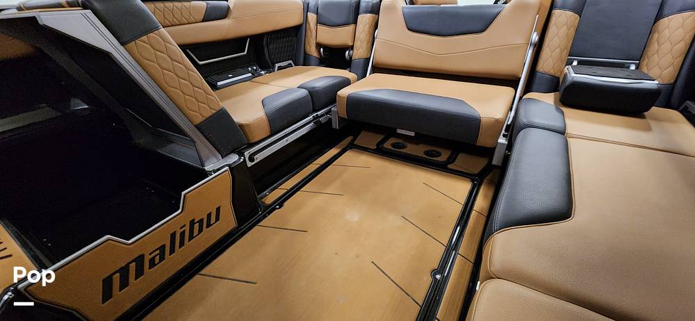 Slide: The Image of Malibu M240 2022 - 15290766