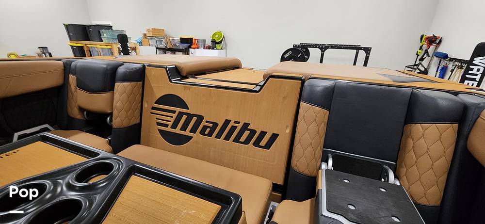 Slide: The Image of Malibu M240 2022 - 15290789