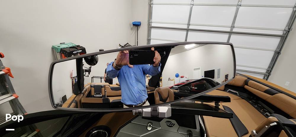 Slide: The Image of Malibu M240 2022 - 15290794